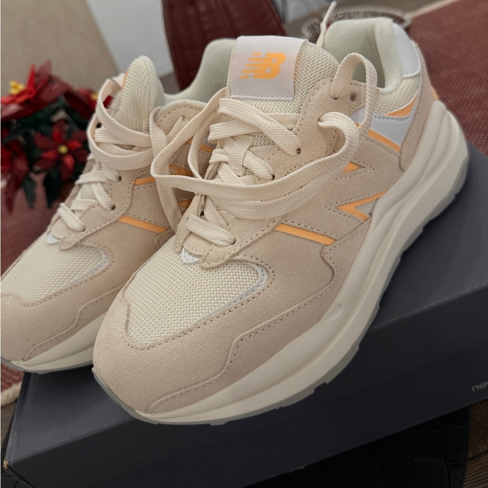 WOMEN'S NEW BALANCE 57/40 W5740HN1